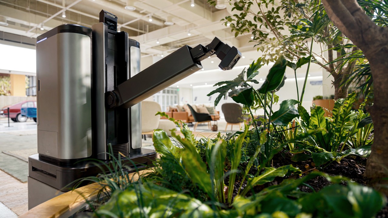 Humans and robots in harmony at Hyundai Motor Group’s Headquarters
